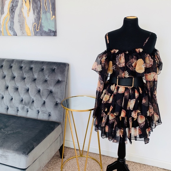 Gorgeous Belted Dress (Runs Small) - Picture 2 of 2